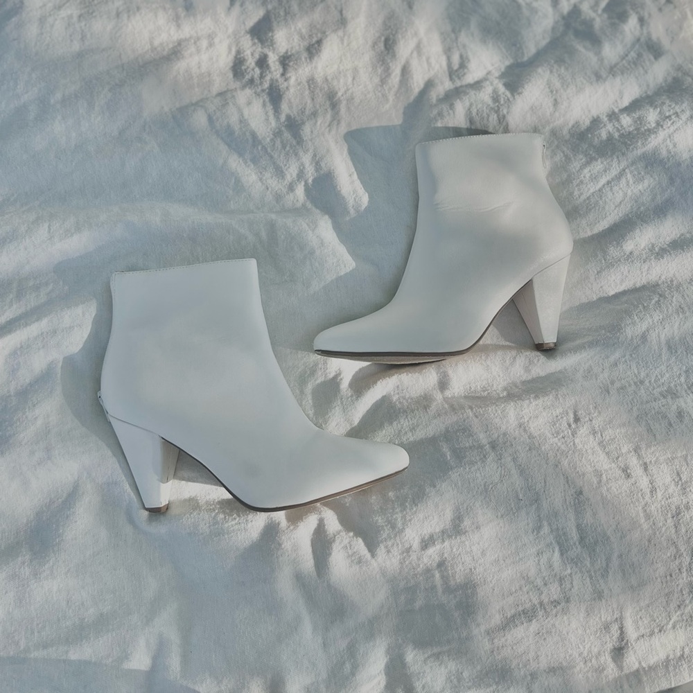 Pointed toe ankle booties